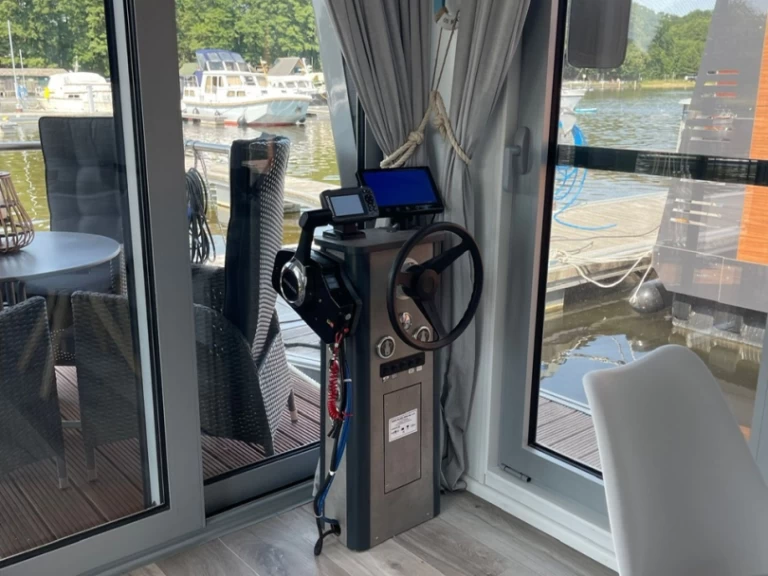 Wynajem Barka w Waren (Müritz) - D13 Woma D13 - Standard