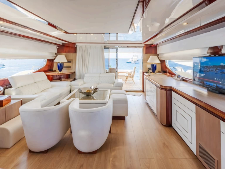 Wynajem Luksusowy jacht Posillipo z patentem 