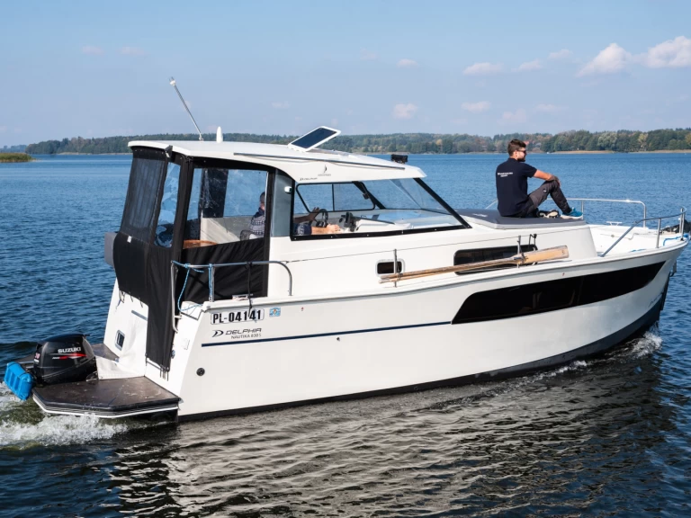 Wynajem Motorówka nautika z patentem 