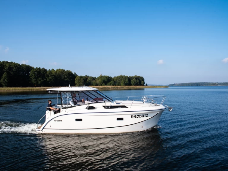 Wynajem łodzi Ogonki tanio 860