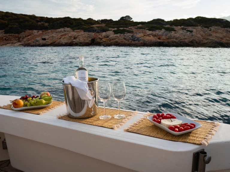 Wynajem Luksusowy jacht Luhrs z patentem 