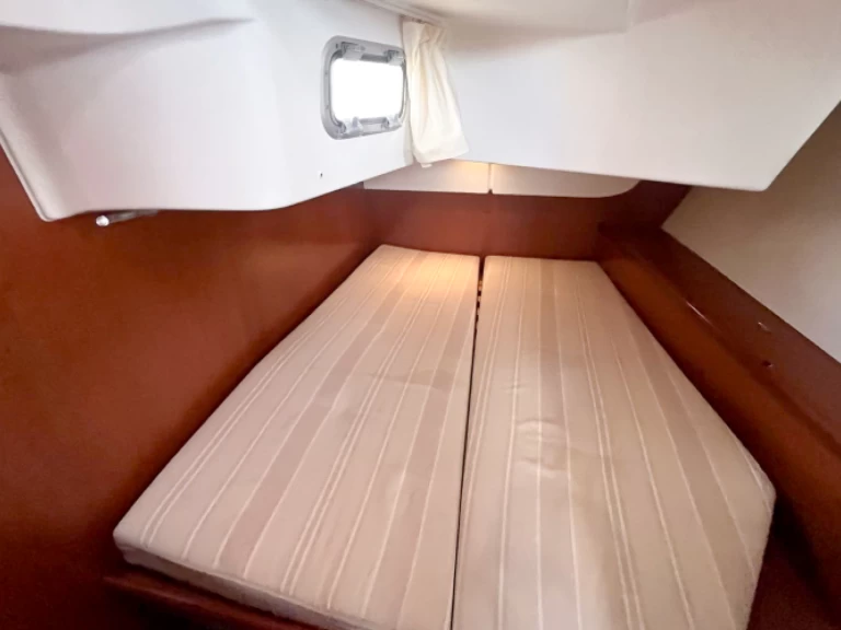 Wynajmij Żaglowiec z lub bez skippera Bénéteau w Ajaccio