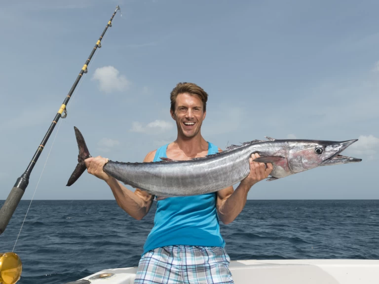 Wynajem Luksusowy jacht Custom Made z patentem 