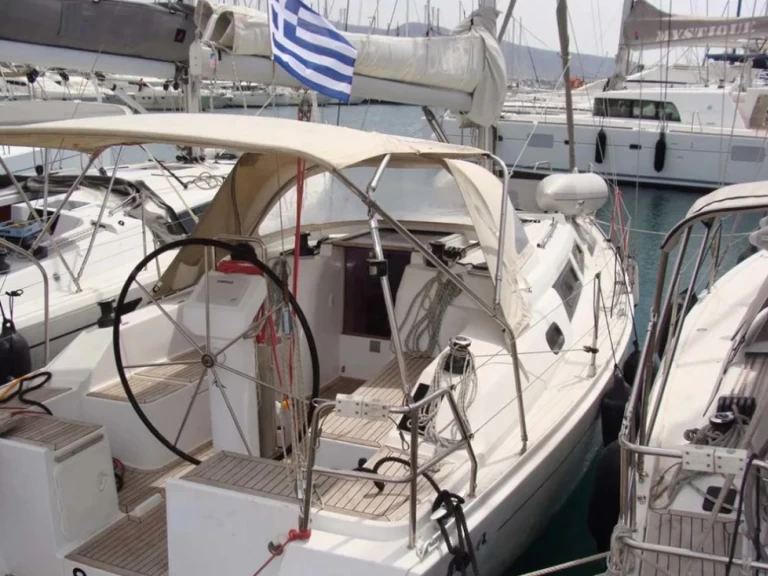 Wynajmij Hanse Hanse 325 w Alimos