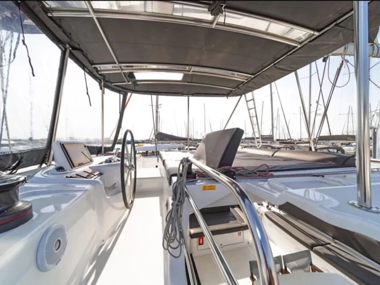 Wynajem łodzi Lagoon Lagoon 46 w Alimos na SamBoat 