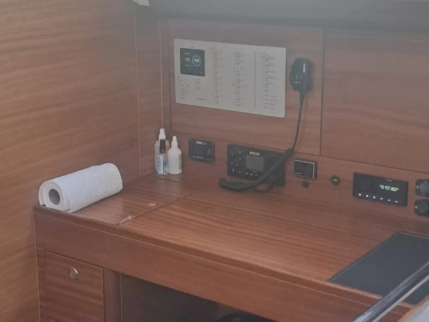 Elan Impression 45.1 między profesjonalistami a osobami prywatnymi w Alimos