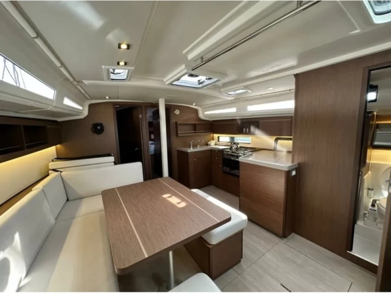 Wynajem łodzi Bénéteau Oceanis 40.1 w Alimos na SamBoat 