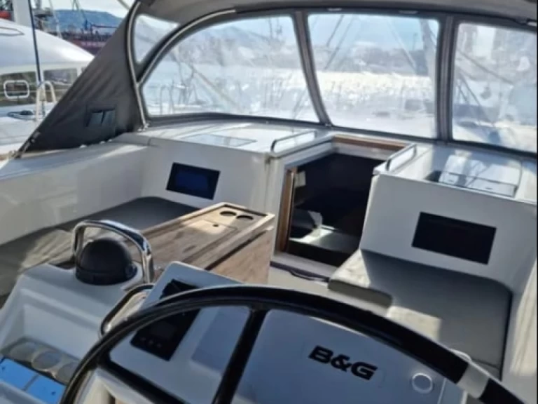 Żaglowiec do wynajmu w Volos w najlepszej cenie