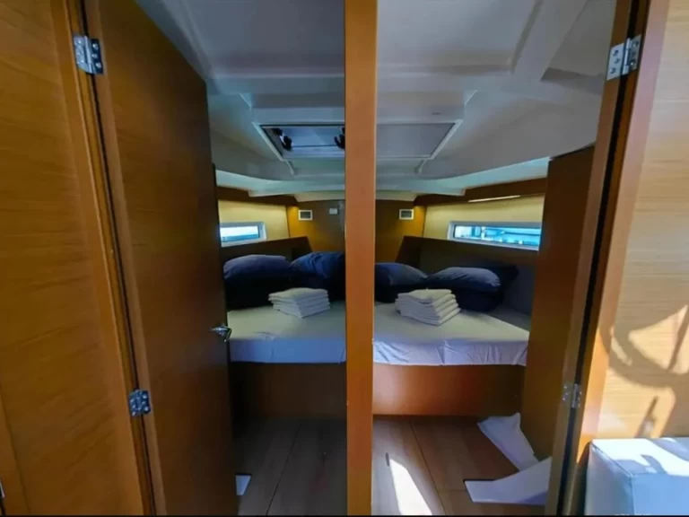 Żaglowiec do wynajmu w Alimos w najlepszej cenie