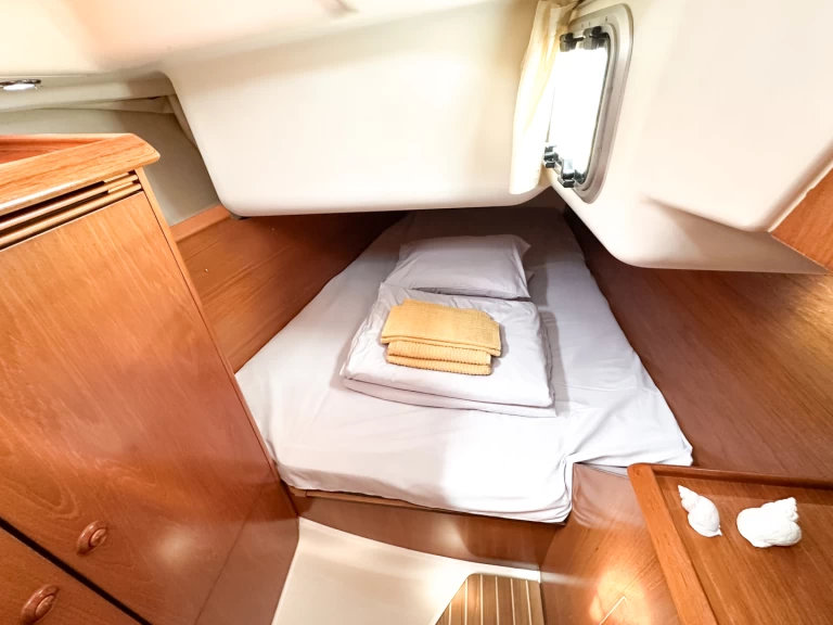 Wynajem w Tivat- Jeanneau Sun Odyssey 40.3 na SamBoat