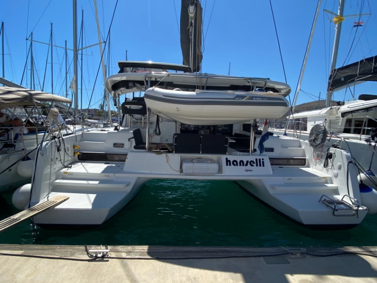 Wynajem łodzi Lagoon Lagoon 42 w Le Marin na SamBoat 