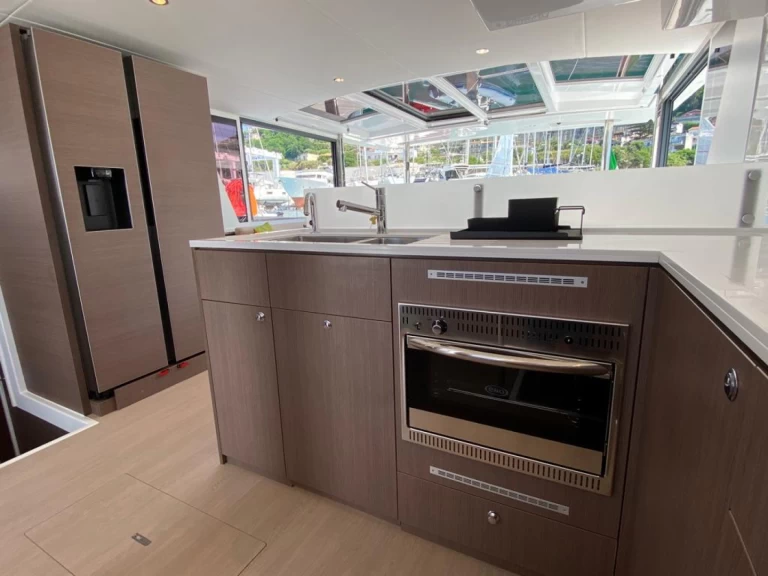 Wynajem Katamaran Bali z patentem 