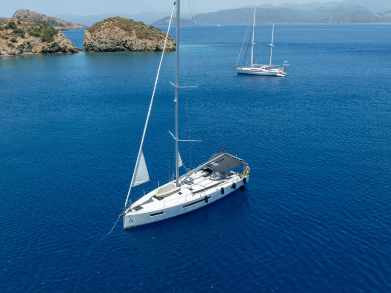 Wynajem łodzi Fethiye tanio Sun Odyssey 490
