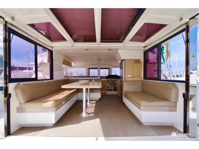 Katamaran do wynajmu w Olbia w najlepszej cenie