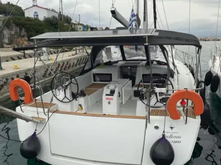 Jeanneau Sun Odyssey 440 między profesjonalistami a osobami prywatnymi w Gouvia