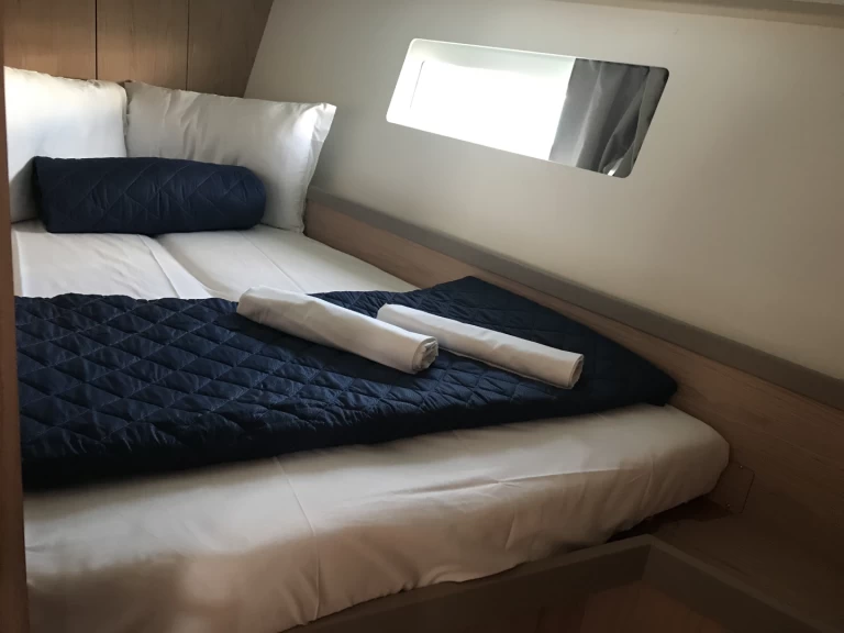 Bénéteau Oceanis 45 między profesjonalistami a osobami prywatnymi w Salerno