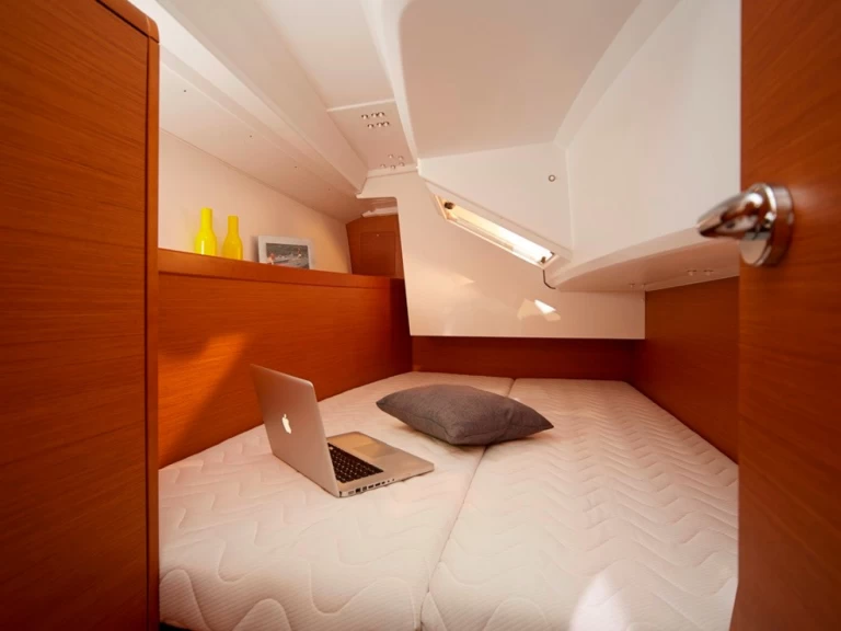 Jeanneau Sun Odyssey 349 między profesjonalistami a osobami prywatnymi w Preveza