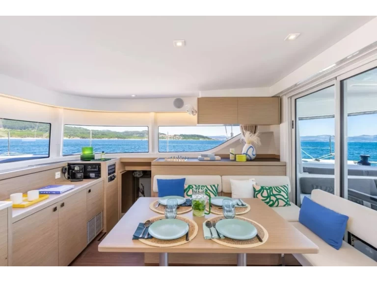 Wynajem Katamaran w Cugnana Verde - Lagoon Lagoon 43