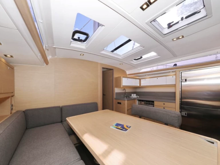 Dufour Dufour 470 między profesjonalistami a osobami prywatnymi w Donji Seget