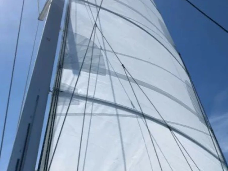 Lagoon Lagoon 380 między profesjonalistami a osobami prywatnymi w Paros (wyspa)