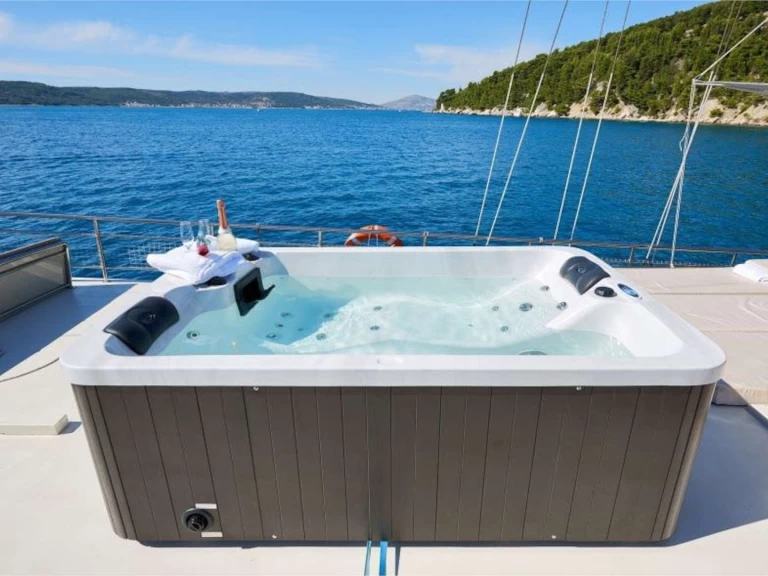 Wynajem Żaglowiec Unknown z patentem 