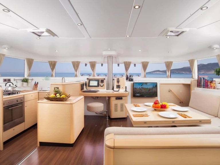 Wynajem łodzi Lavrio tanio Lagoon 500