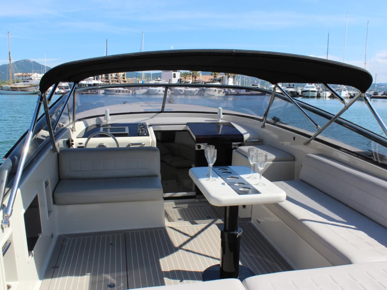 Wynajem Motorówka VanDutch z patentem 