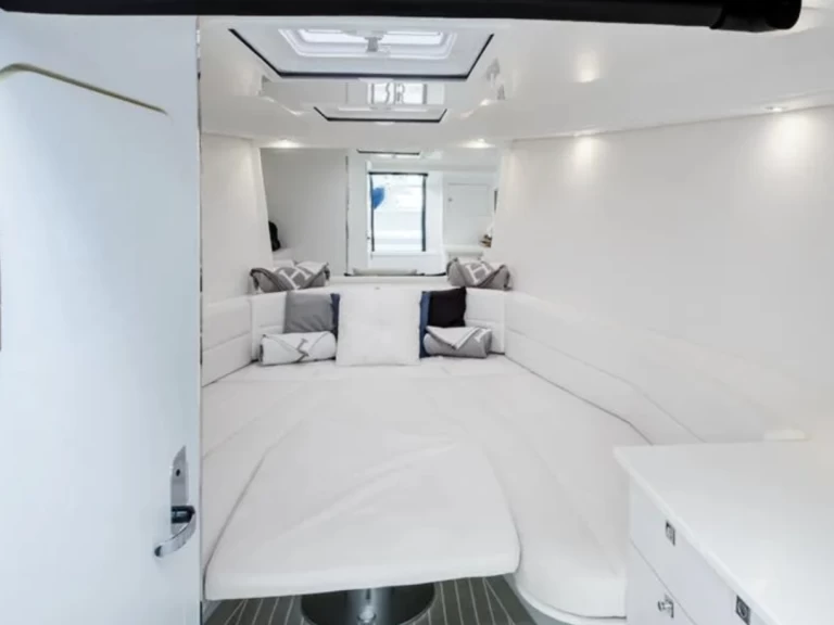 Wynajem Motorówka w Port de Saint Tropez - VanDutch VanDutch 40