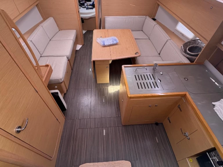 Wynajem łodzi Hyeres tanio DUFOUR 390