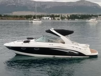 Wynajem Motorówka Chaparral z patentem 