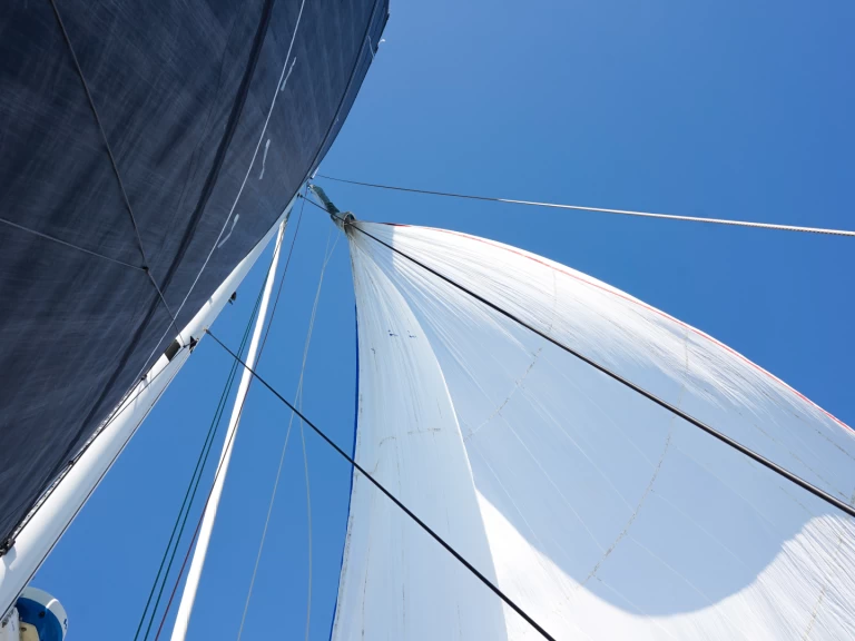 Wynajem Katamaran Marsaudon Composites z patentem 