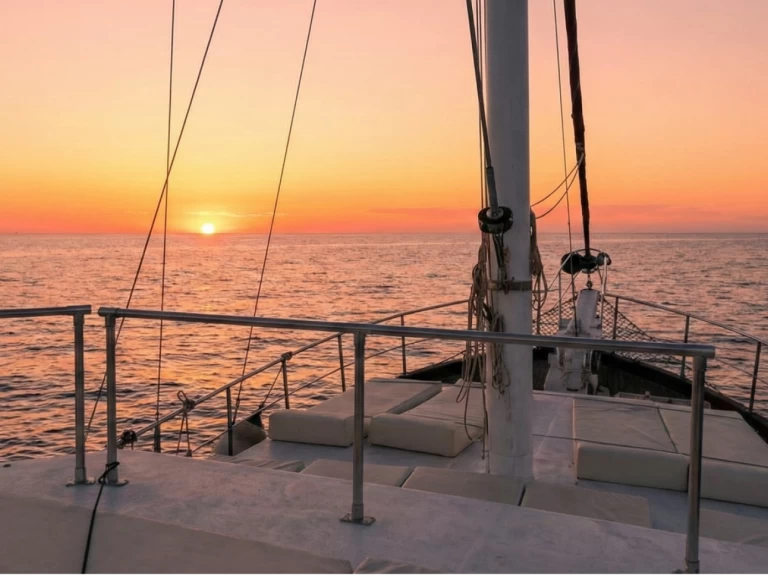 Luksusowy jacht do wynajmu w Castellammare del Golfo w najlepszej cenie