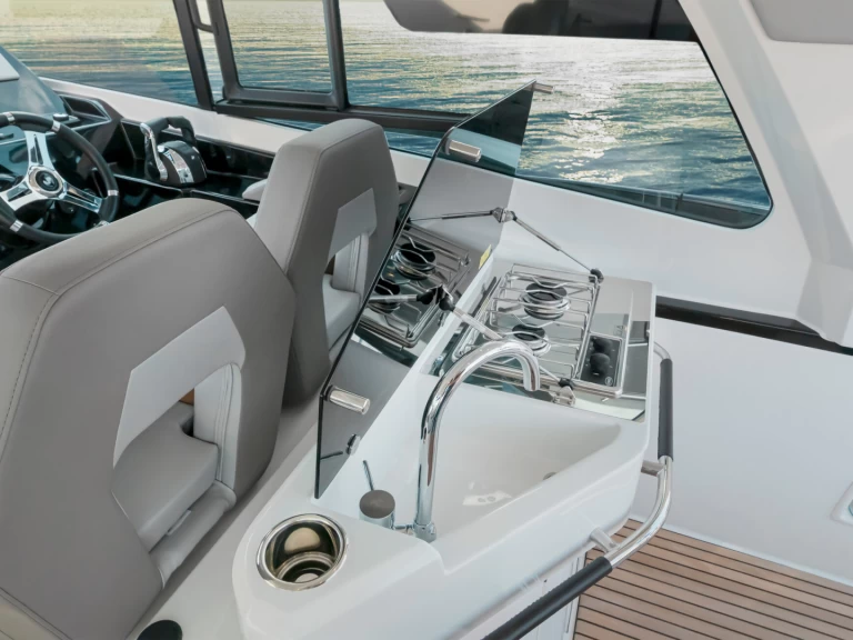 Wynajem łodzi Barcelona tanio Gran Turismo 32 OB