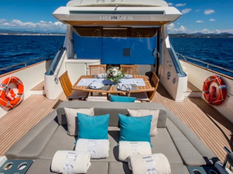 Wynajem w Saint-Tropez- Aicon 72 SL na SamBoat