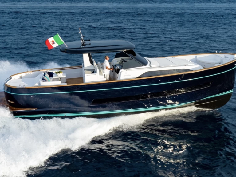 Motorówka do wynajmu w Port de Saint Tropez w najlepszej cenie