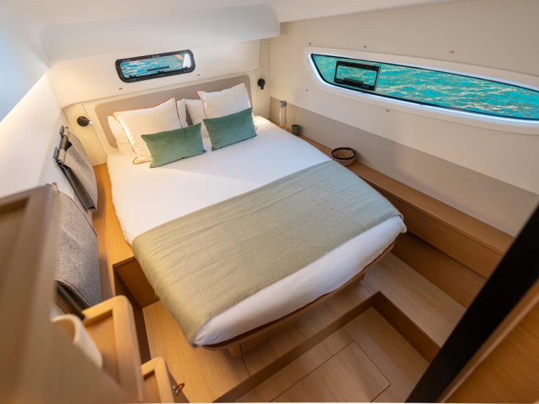 Wynajmij Excess Excess 13 - 4 + 1 cab. w Alimos