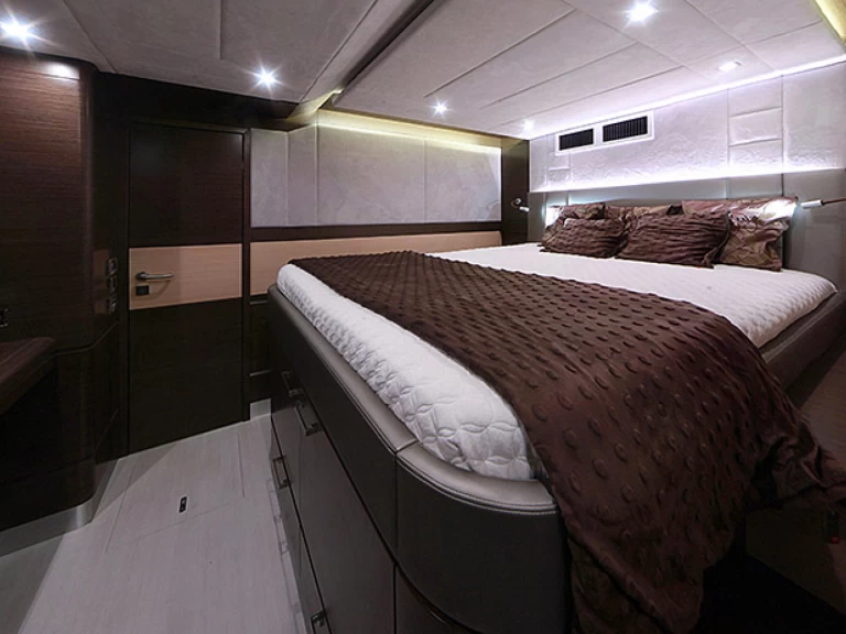 Katamaran do wynajmu w Lavrio w najlepszej cenie