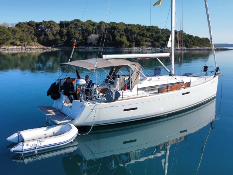 Wynajmij Jeanneau Sun Odyssey 389 w Pula