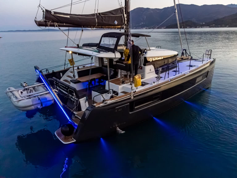 Wynajmij Katamaran z lub bez skippera Lagoon w Preveza