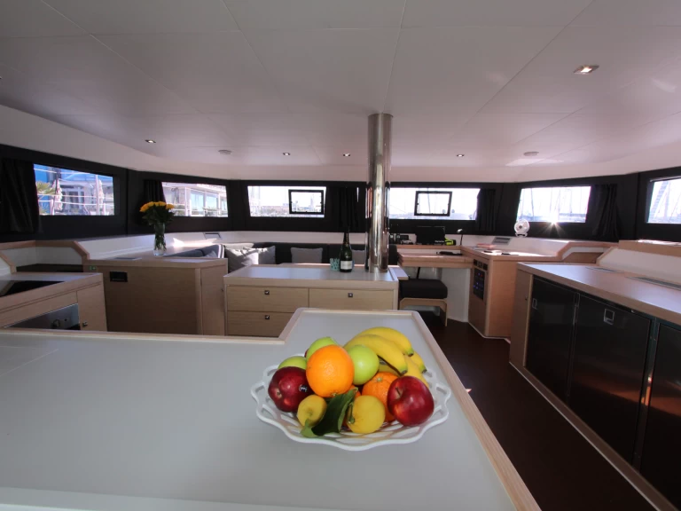 Wynajmij Dufour Dufour Catamarans 48 Sail w Castiglioncello