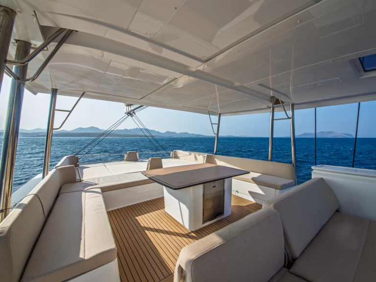 Wynajem łodzi Eden Island tanio Bali 5.8