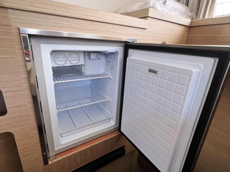 Wynajem łodzi Lagoon Lagoon 42 w Alimos na SamBoat 