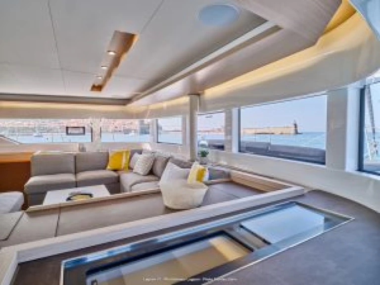 Wynajem Katamaran Lagoon z patentem 