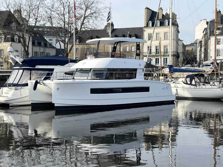 Wynajem Motorówka w Cogolin - Fountaine Pajot Fountaine Pajot MY 37