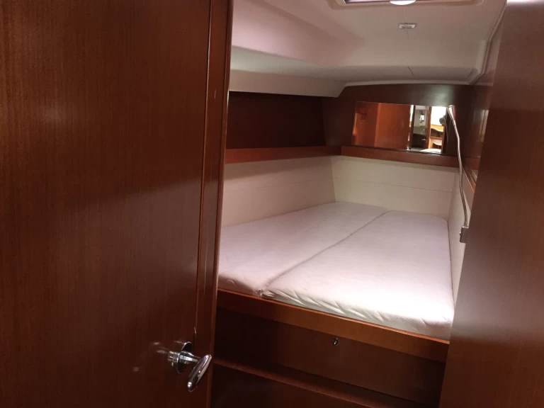 Wynajmij Żaglowiec z lub bez skippera Bénéteau w Cugnana Verde