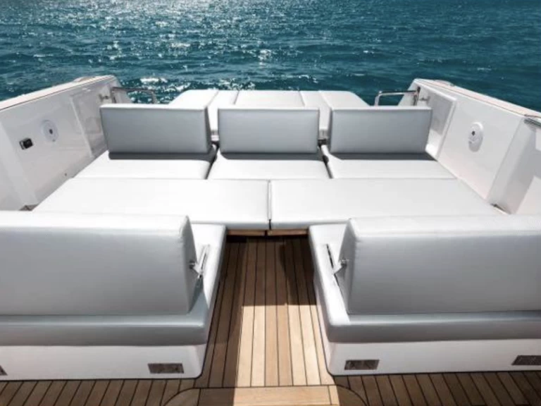 Motorówka do wynajmu w Port de Saint Tropez w najlepszej cenie