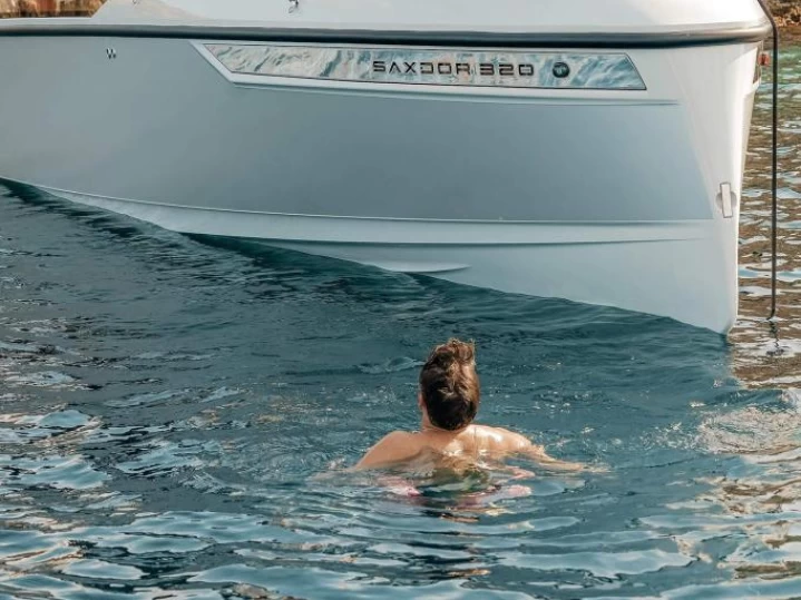 Wynajem Motorówka Saxdor z patentem 