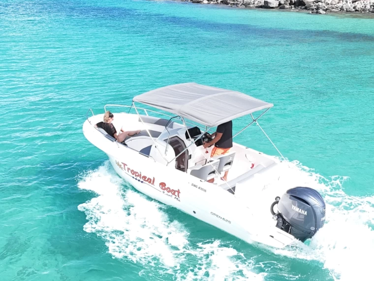 Wynajem Motorówka Pacific Craft z patentem 