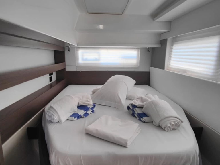 Wynajem w Procida- Leopard Catamarans / Robertson & Caine Leopard 42 - 4 cab. na SamBoat