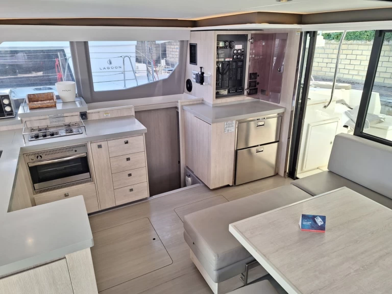 Wynajem Katamaran w Furnari - Leopard Catamarans / Robertson & Caine Leopard 45